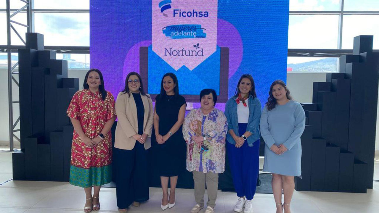 Ficohsa realiza el lanzamiento Plataforma Regional Mujeres Adelante